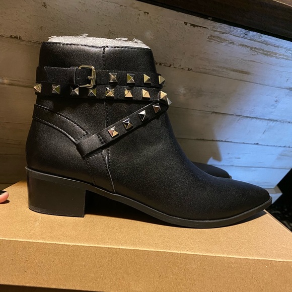 Steve Madden Shoes Final Salewomens Steve Madden Besto Studded